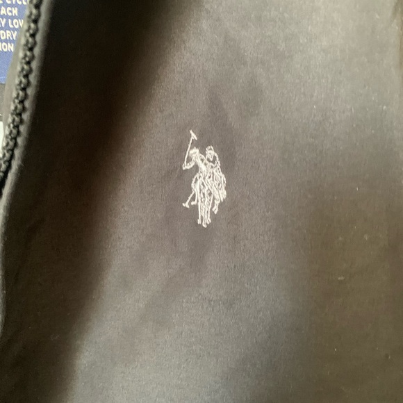 US Polo Assn. Windbreaker - Picture 4 of 8